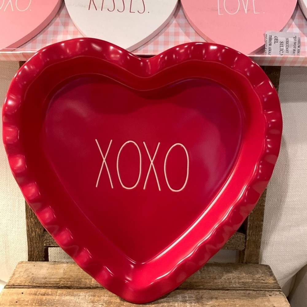 Rae Dunn XOXO Bake Dish